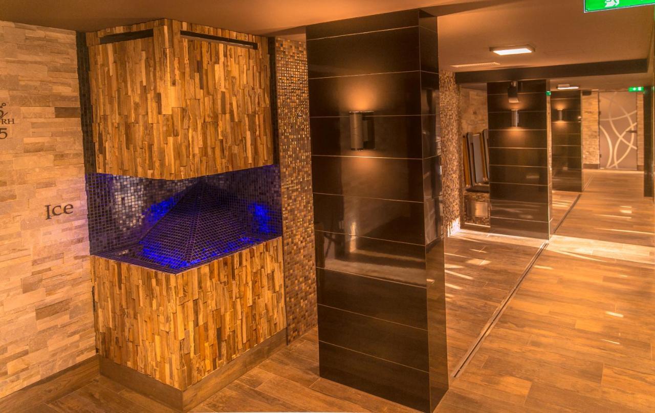 Wellness Hotel Astra Špindlerŭv Mlýn Exteriör bild