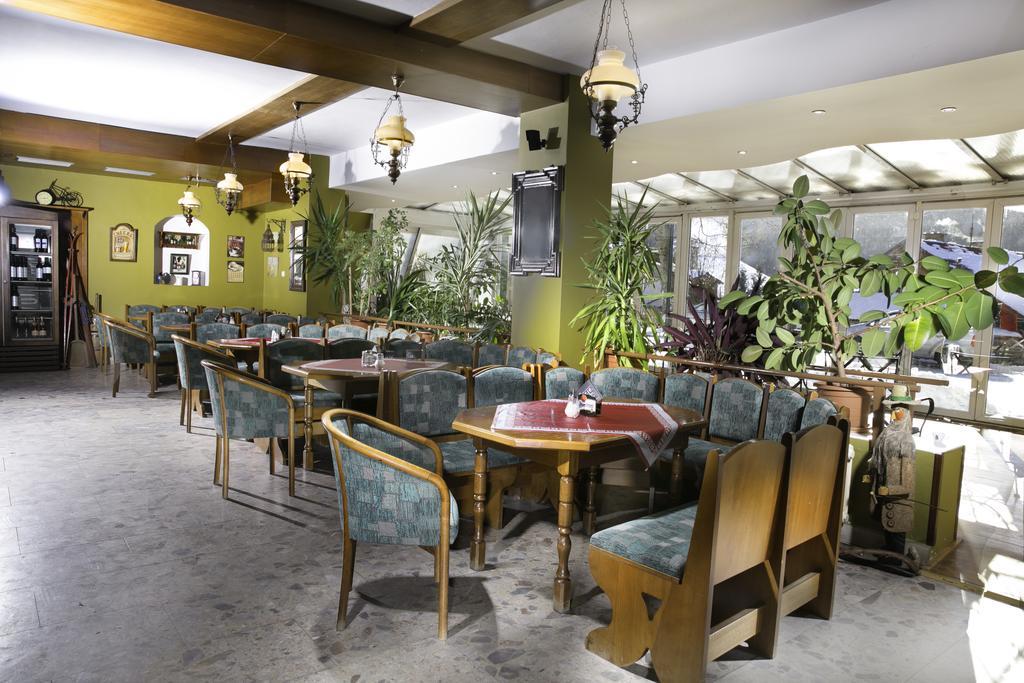 Wellness Hotel Astra Špindlerŭv Mlýn Exteriör bild